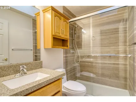 11881 SW 126th Place Portland OR 97223