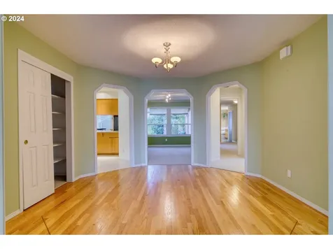 11881 SW 126th Place Portland OR 97223