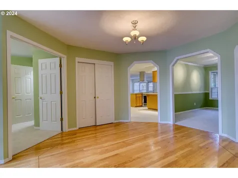11881 SW 126th Place Portland OR 97223