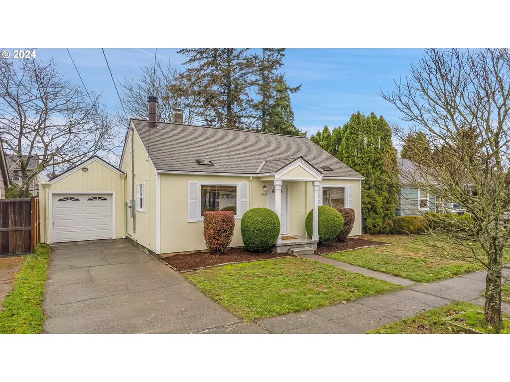 8529 NE Holladay Street Portland OR 97220