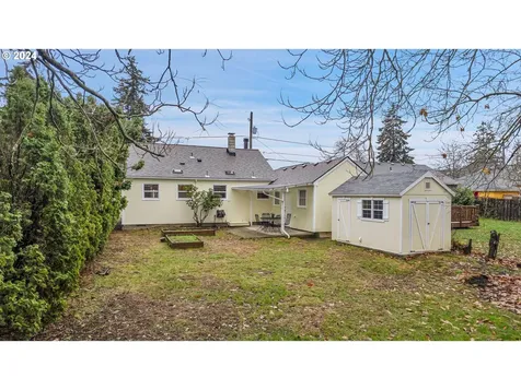 8529 NE Holladay Street Portland OR 97220