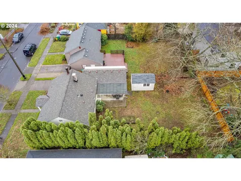 8529 NE Holladay Street Portland OR 97220