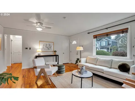 8529 NE Holladay Street Portland OR 97220
