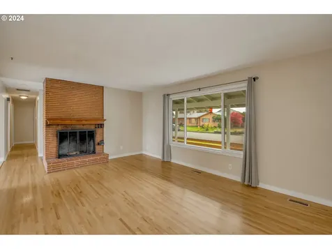 3065 NE Lincoln Street Hillsboro OR 97124