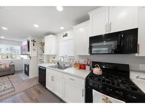 1934 Smith Drive Woodburn OR 97071