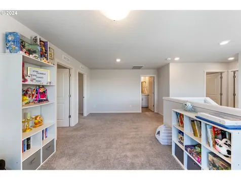 1934 Smith Drive Woodburn OR 97071
