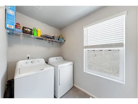 1934 Smith Drive Woodburn OR 97071