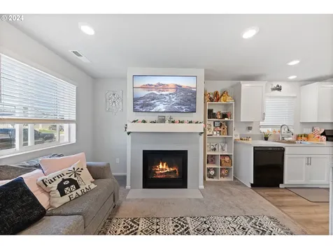 1934 Smith Drive Woodburn OR 97071