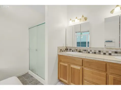 1514 W E Place La Center WA 98629