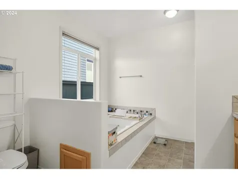 1514 W E Place La Center WA 98629