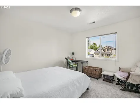 1514 W E Place La Center WA 98629