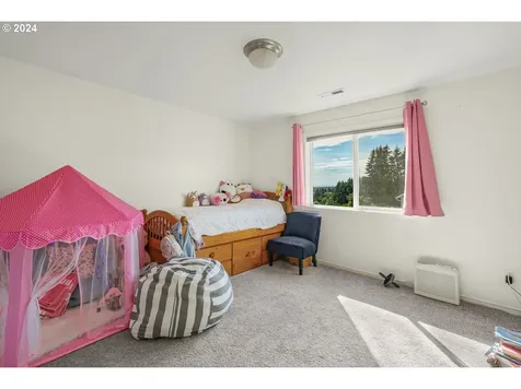 1514 W E Place La Center WA 98629