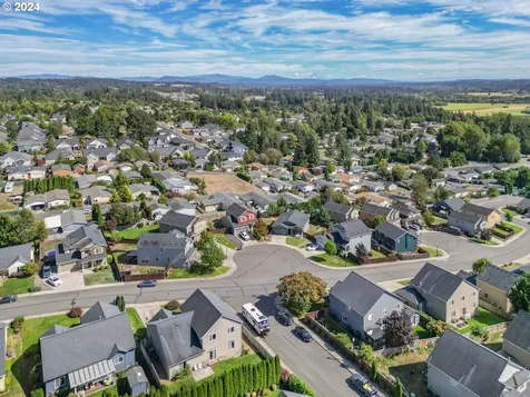 1514 W E Place La Center WA 98629