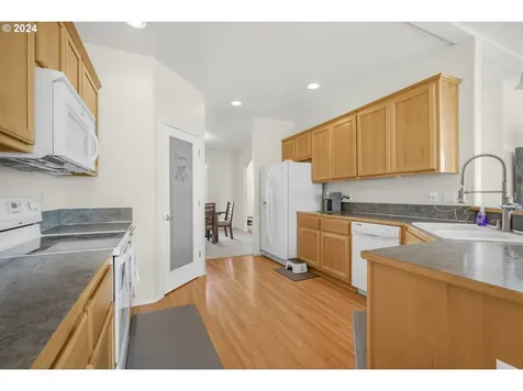 1514 W E Place La Center WA 98629