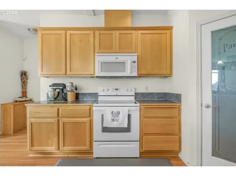 1514 W E Place La Center WA 98629