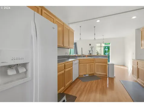 1514 W E Place La Center WA 98629