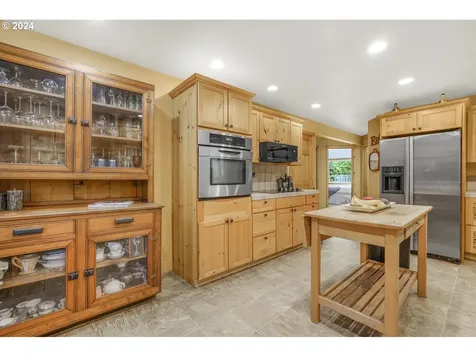 4814 Sams Creek Road Toledo OR 97391