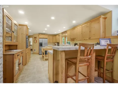 4814 Sams Creek Road Toledo OR 97391
