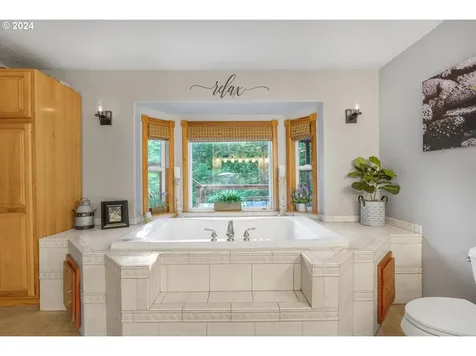 4814 Sams Creek Road Toledo OR 97391