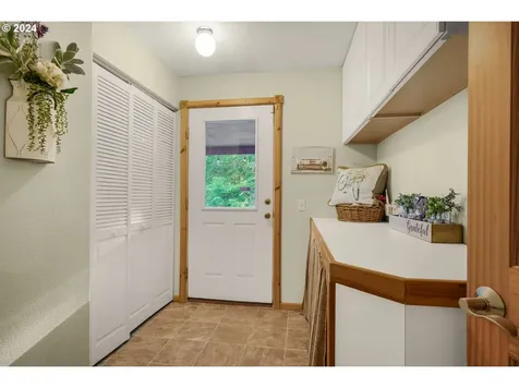 4814 Sams Creek Road Toledo OR 97391