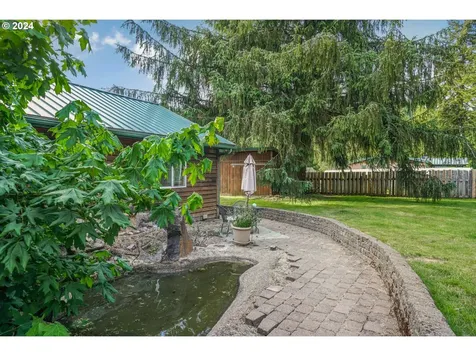 4814 Sams Creek Road Toledo OR 97391