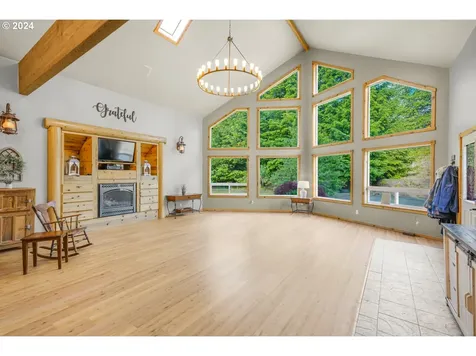 4814 Sams Creek Road Toledo OR 97391