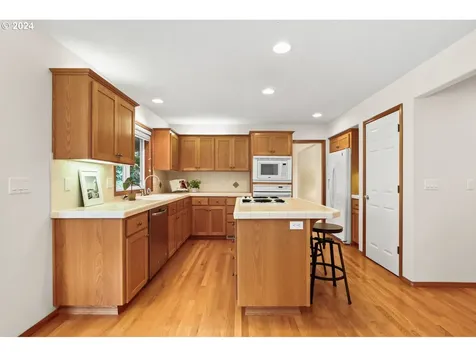 2756 Ne Aurora Drive Hillsboro OR 97124