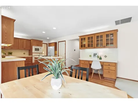 2756 Ne Aurora Drive Hillsboro OR 97124