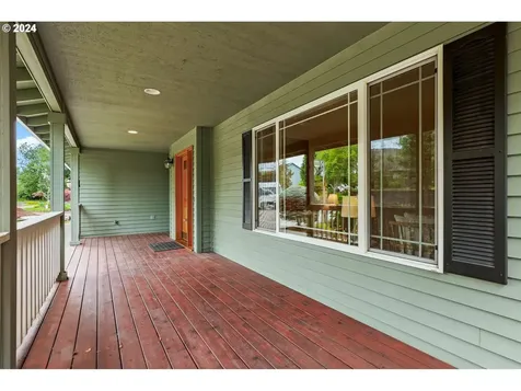 2756 Ne Aurora Drive Hillsboro OR 97124