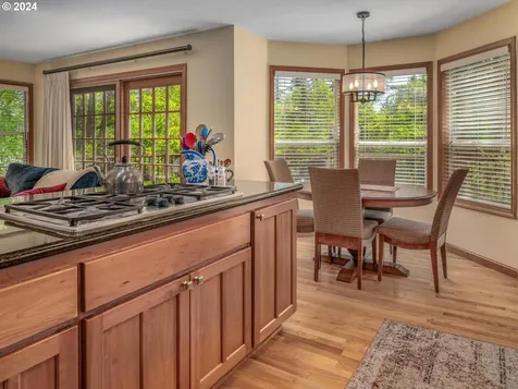 4210 Sw Comus Street Portland OR 97219