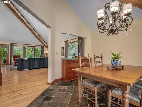 4210 Sw Comus Street Portland OR 97219