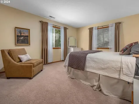 4210 Sw Comus Street Portland OR 97219