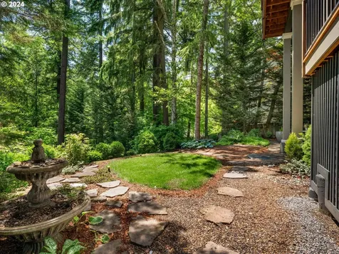4210 Sw Comus Street Portland OR 97219