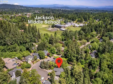 4210 Sw Comus Street Portland OR 97219