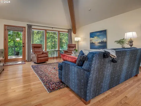 4210 Sw Comus Street Portland OR 97219