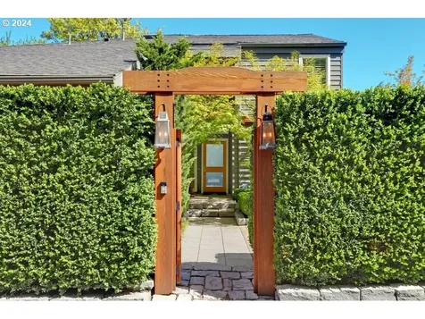 1968 Sw Terrace Drive Portland OR 97201