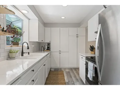88049 Woodlands Drive Florence OR 97439