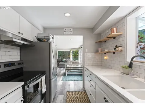 88049 Woodlands Drive Florence OR 97439