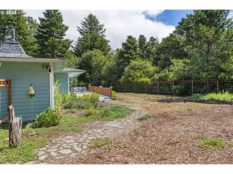 88049 Woodlands Drive Florence OR 97439