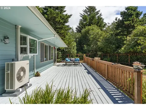 88049 Woodlands Drive Florence OR 97439