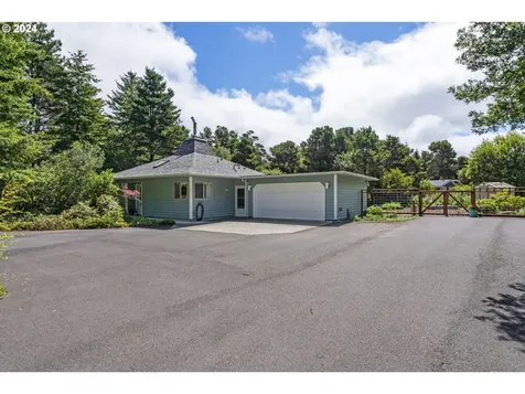 88049 Woodlands Drive Florence OR 97439