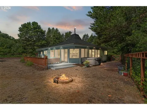 88049 Woodlands Drive Florence OR 97439