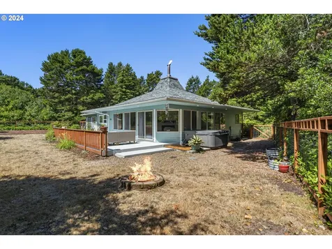 88049 Woodlands Drive Florence OR 97439