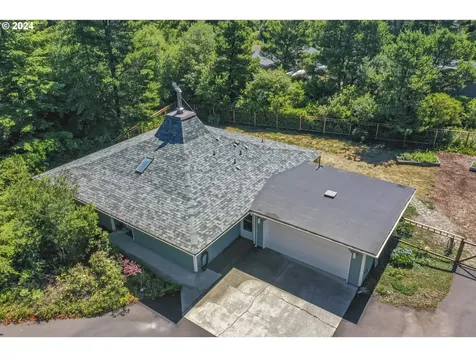 88049 Woodlands Drive Florence OR 97439