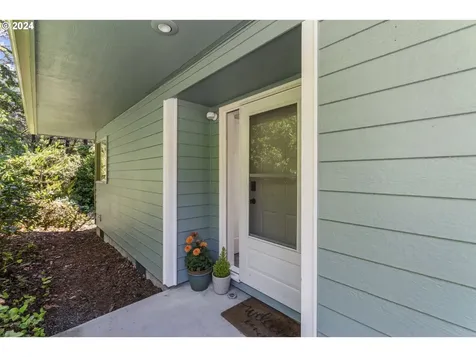 88049 Woodlands Drive Florence OR 97439