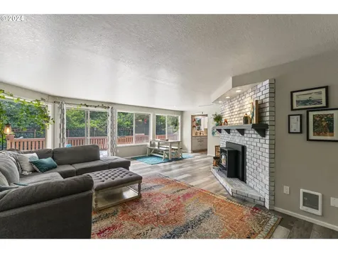 88049 Woodlands Drive Florence OR 97439