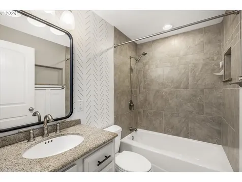 15106 Woodglen Way Oregon City OR 97045