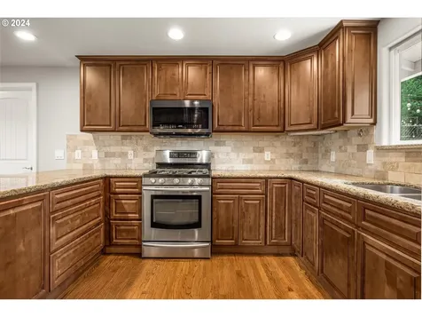 15106 Woodglen Way Oregon City OR 97045