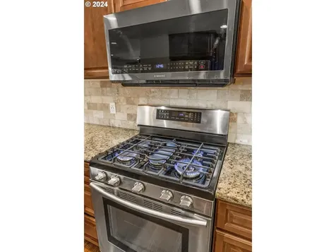 15106 Woodglen Way Oregon City OR 97045