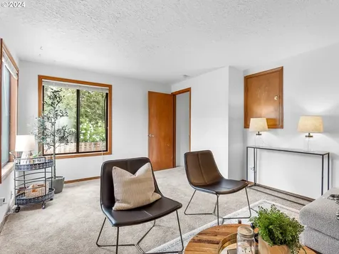 6043 Se Grant Street Portland OR 97215